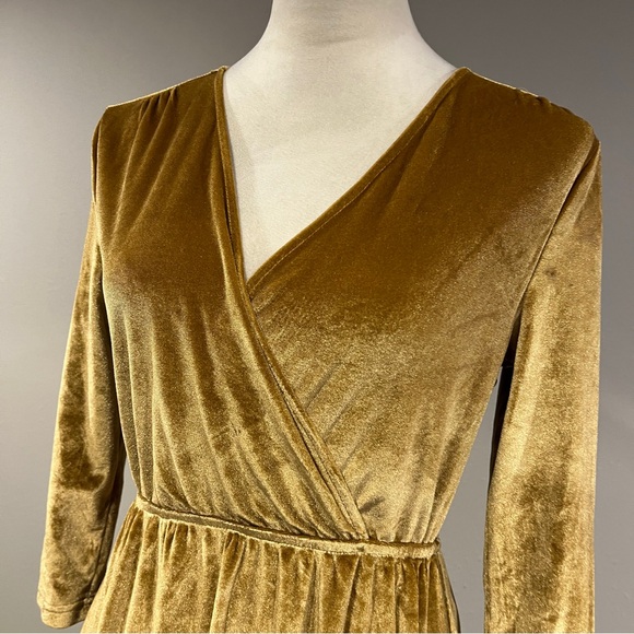 See and Be Seen Elegant Gold Velvet long sleeve fake Wrap stretchy Dress size XS - Picture 2 of 14